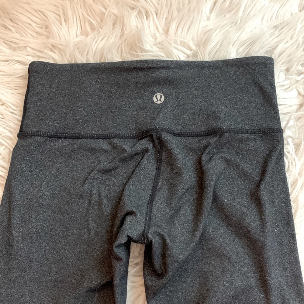 Lululemon Size 0-2 Leggings Wunder Under Crop Heathered Black